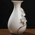 Side profile of the Dehua pear-shaped lotus relief vase