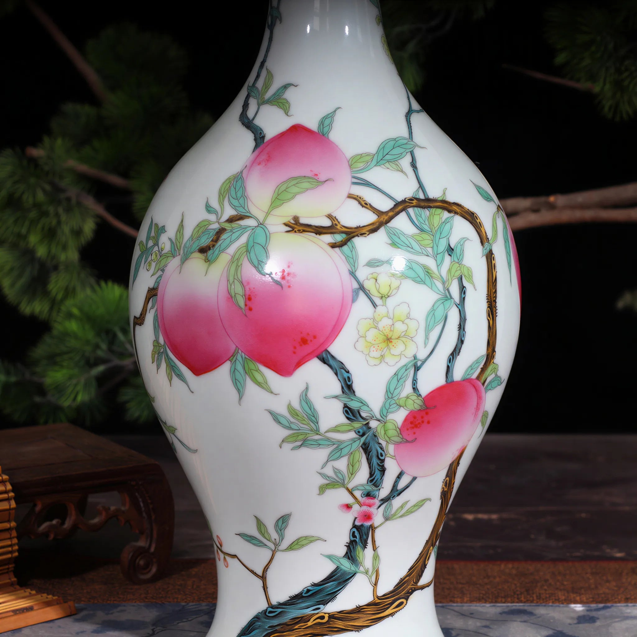 Eight-peach and red-bat motif on the famille rose vase