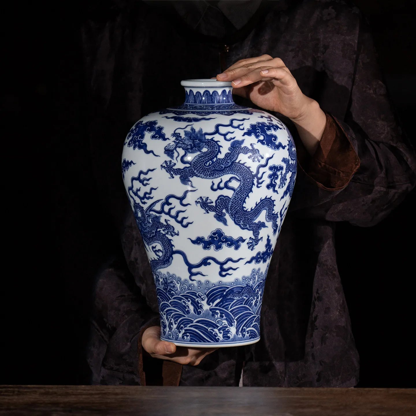 Scale reference for the 34.2 cm five-dragon meiping vase
