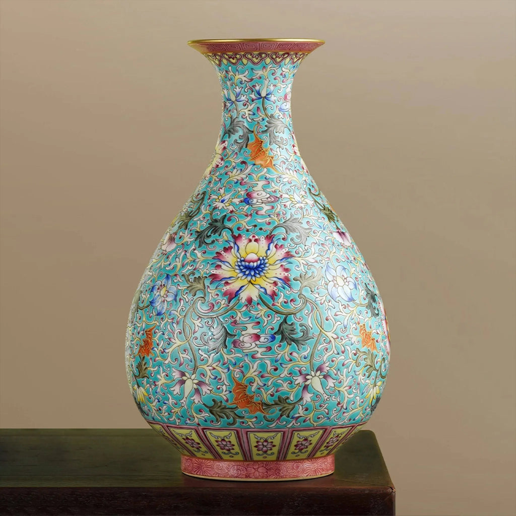 Angled profile of the pear-shaped famille rose vase