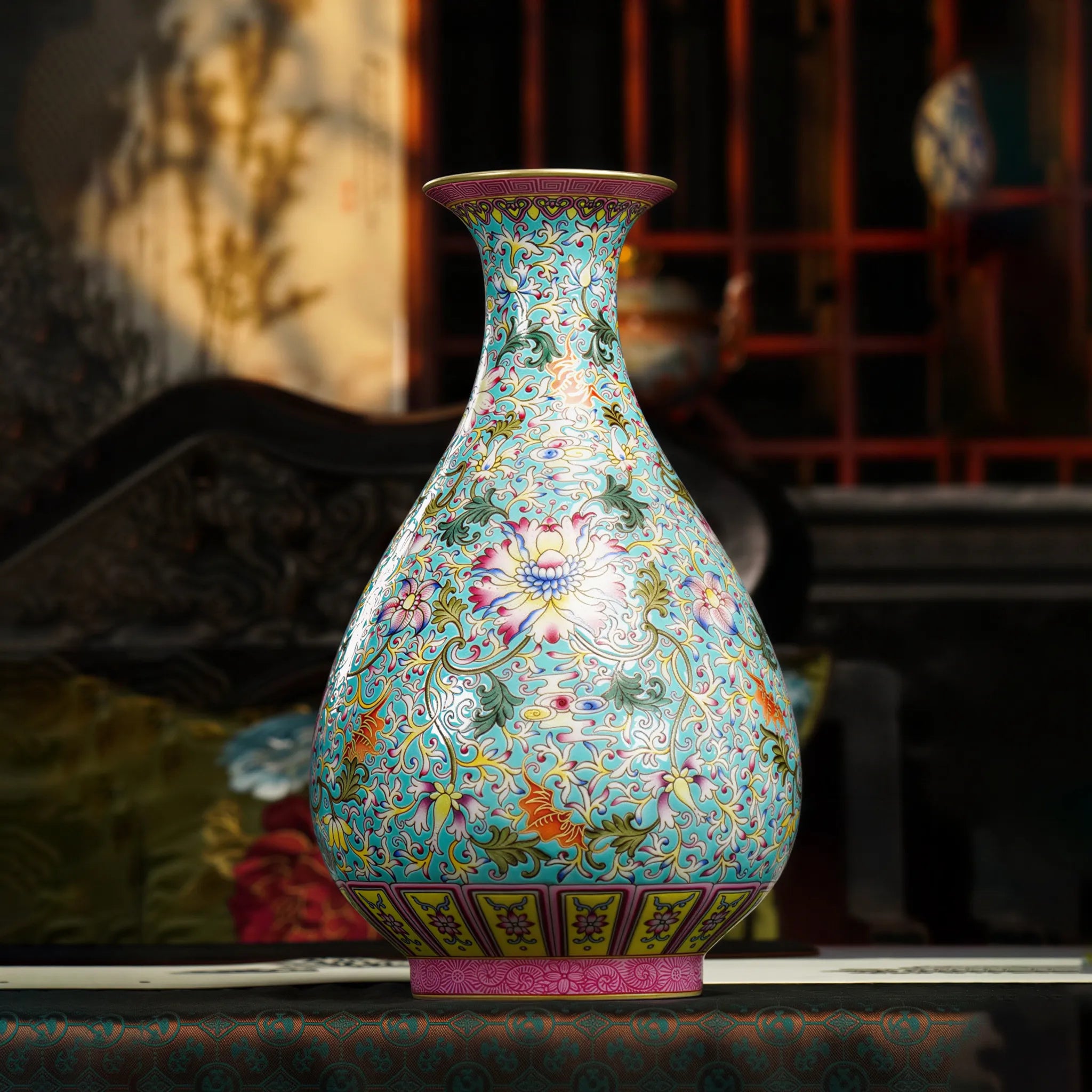 Green-ground Yuhuchun vase shown in natural light