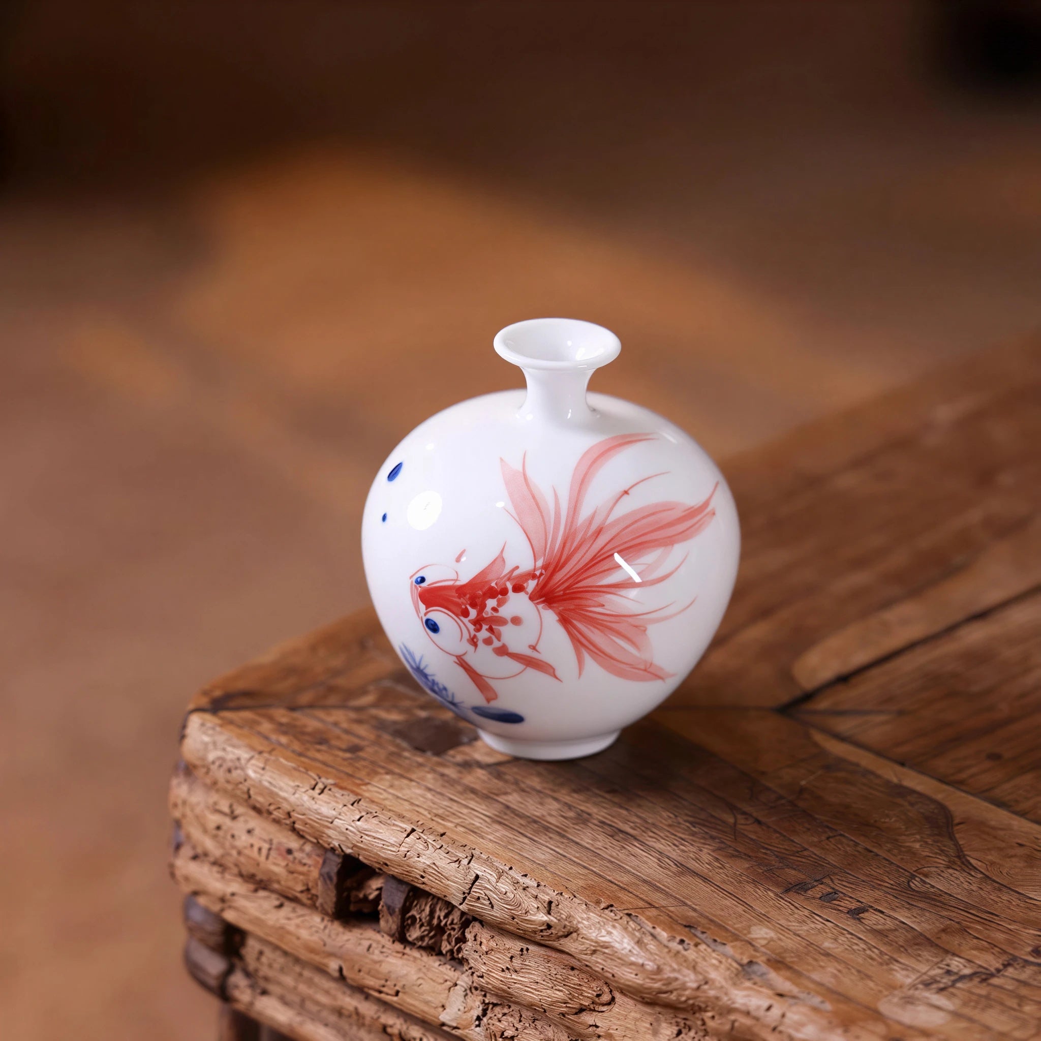 Small round Tianqiu vase with hand-painted goldfish on white porcelain