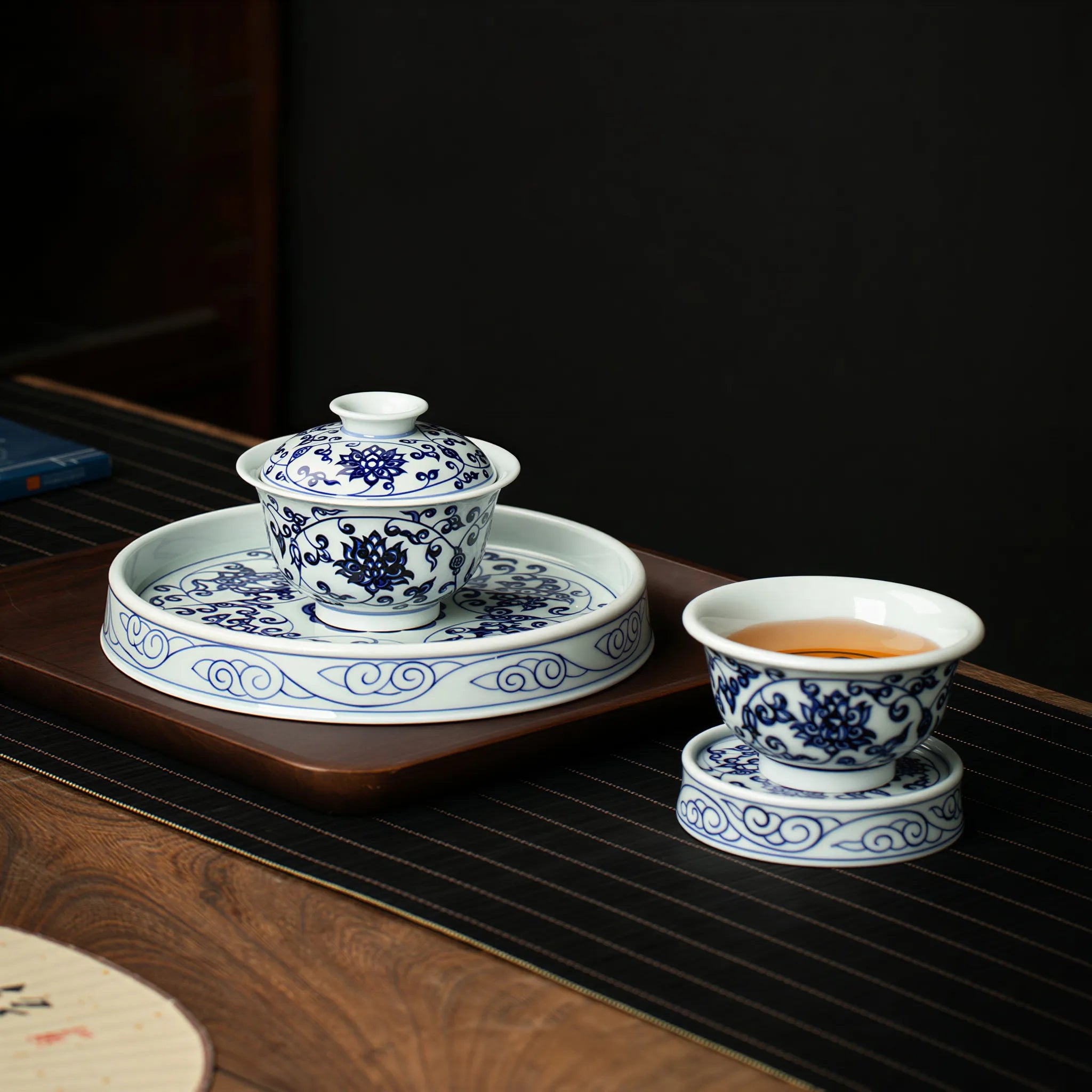 Personal Jingdezhen tea arrangement with four coordinated pieces