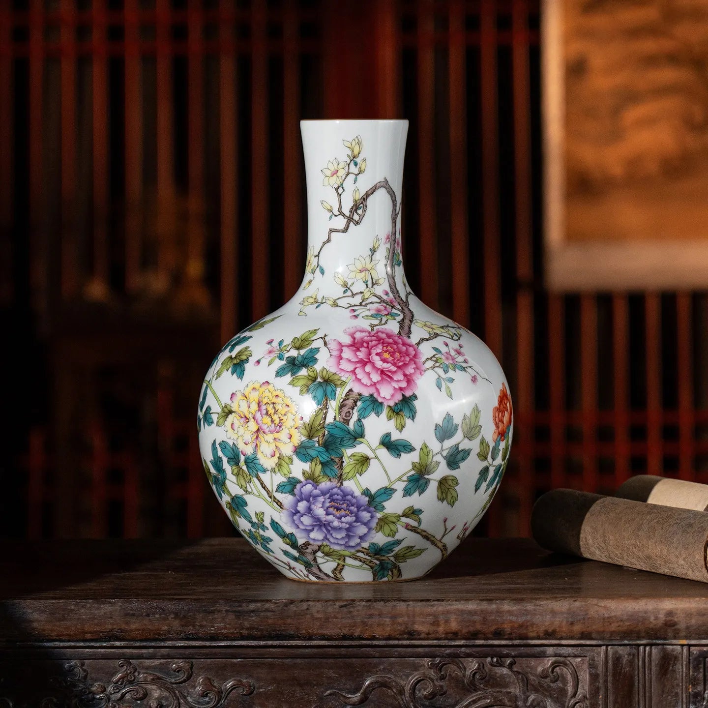 Front view of the Jingdezhen Yutang Fugui famille rose Tianqiu vase