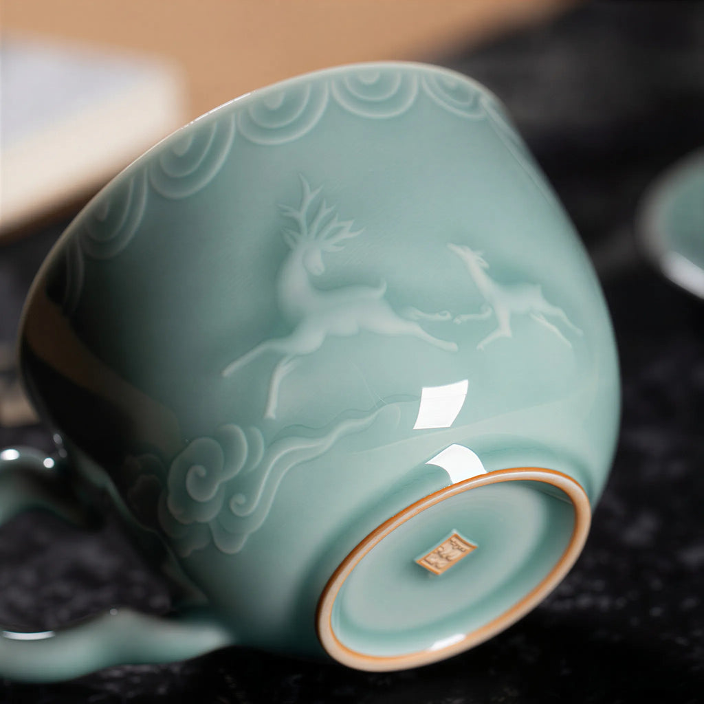 Glaze pooling around the deer and cloud relief