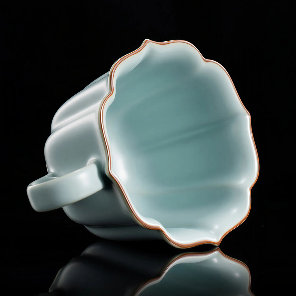 Base detail of the Ru-style celadon coffee cup