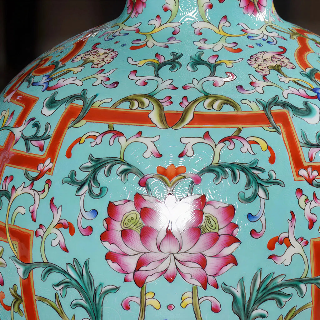 Macro view of the incised graviata pattern in the turquoise ground