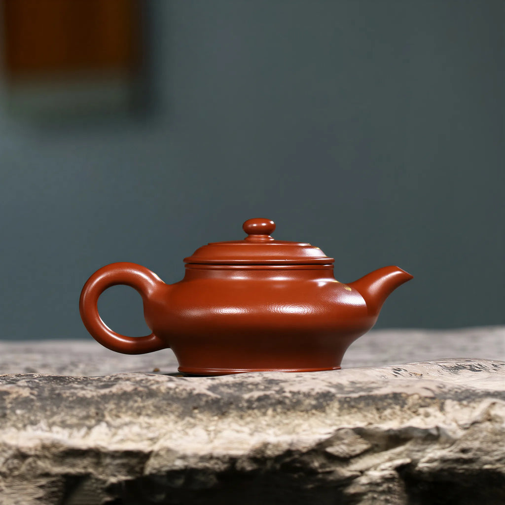Pear-skin red zisha texture shown in natural light