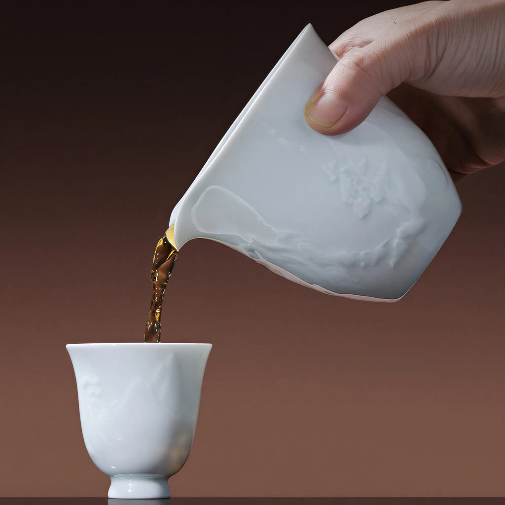 Pointed spout of the Yingqing fairness pitcher