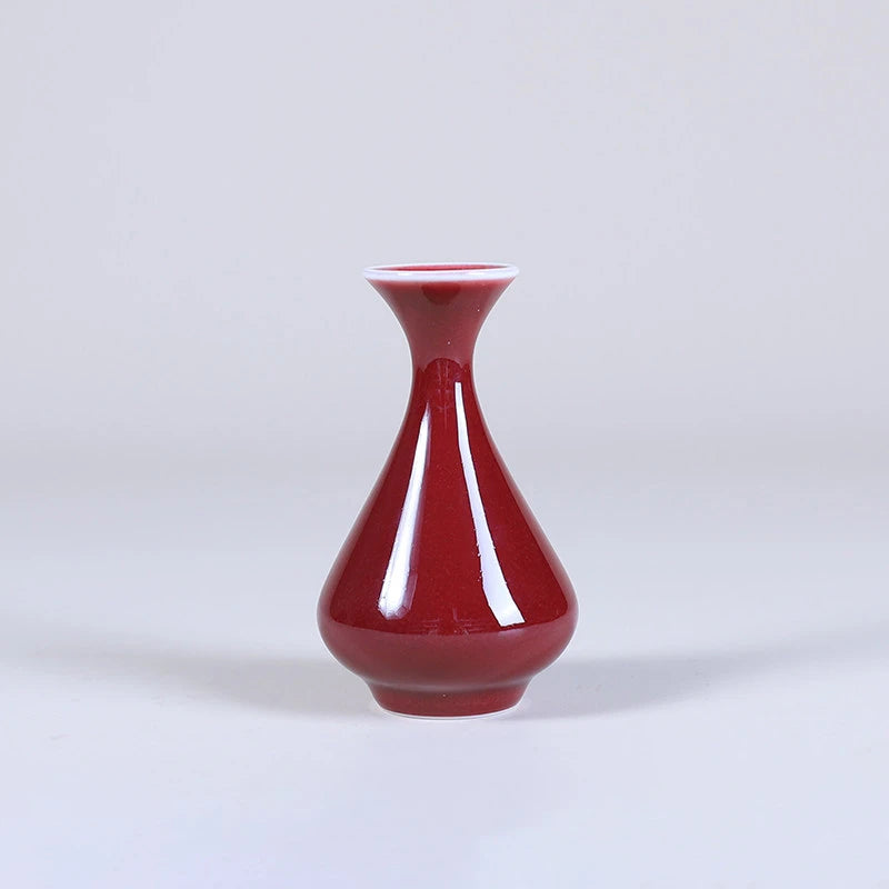 Pear-shaped yuhuchun oxblood red porcelain vase